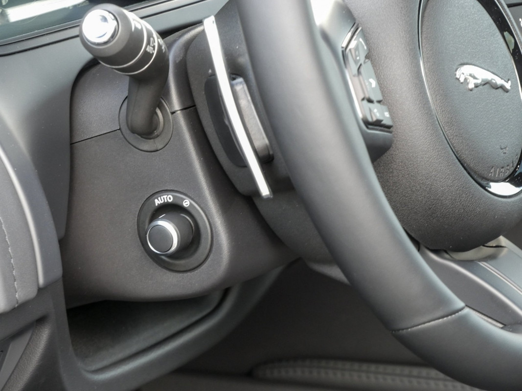 Jaguar F-TYPE Coupe P450 AWD 75 UPE:119.605,- Euro - Sportwagen/Coupé - Schwarz - Neuwagen - Bild 15