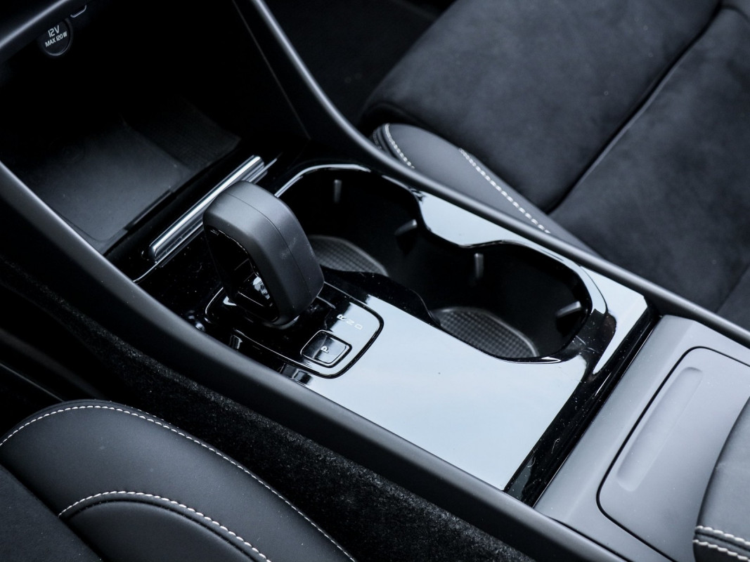 Volvo C40 Recharge Pure Electric 2WD - SUV/Off-road - Schwarz - Gebrauchtwagen - Bild 11