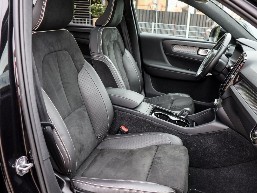 Volvo XC40 P8 Recharge - SUV/Off-road - Schwarz - Gebrauchtwagen - Bild 7