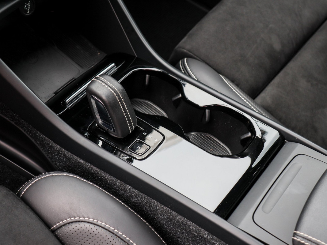 Volvo XC40 P8 Recharge - SUV/Off-road - Schwarz - Gebrauchtwagen - Bild 11