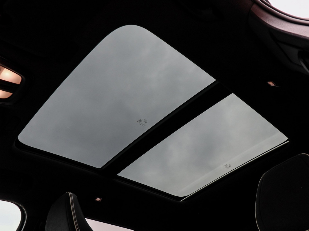 Volvo XC40 P8 Recharge - SUV/Off-road - Schwarz - Gebrauchtwagen - Bild 13