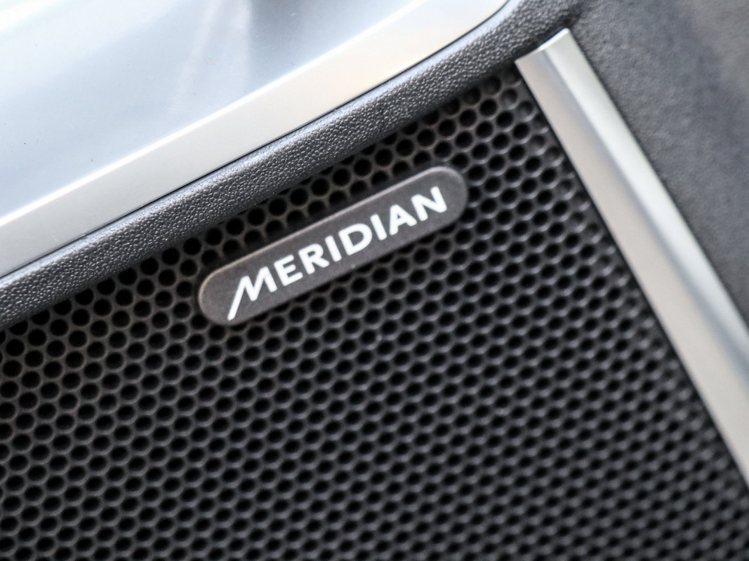 Jaguar E-PACE - SUV/Off-road - Blau - Gebrauchtwagen - Bild 14