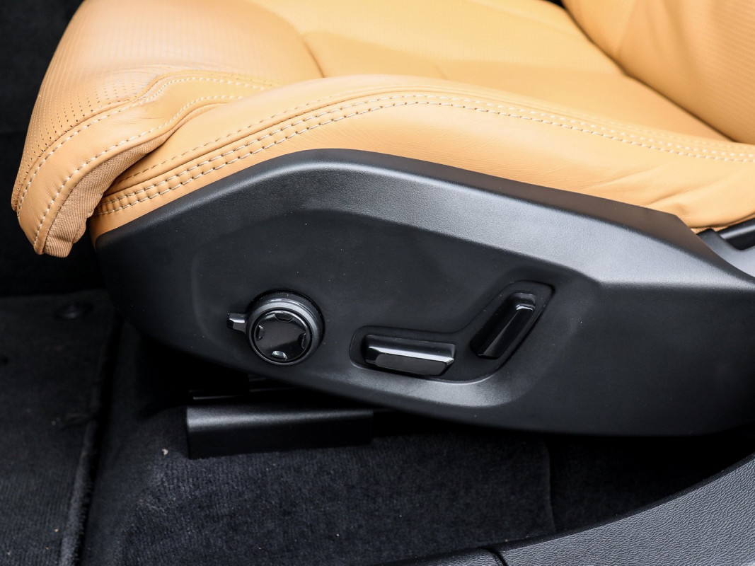 Volvo XC 60 B5 (B) AWD - SUV/Off-road - Blau - Gebrauchtwagen - Bild 15