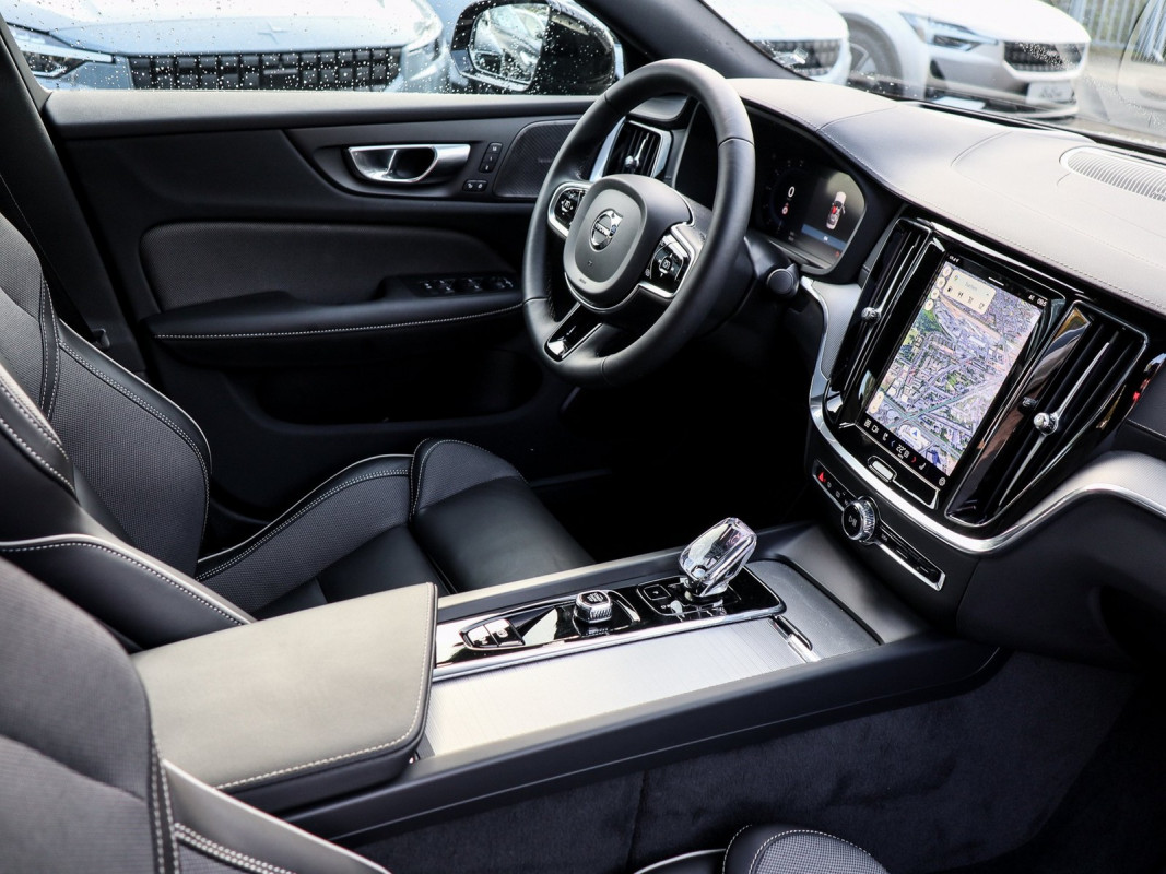 Volvo S60 B5 (B) AWD - Limousine - Schwarz - Gebrauchtwagen - Bild 3