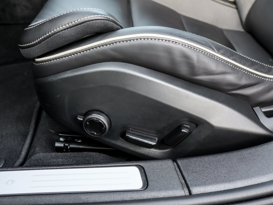 Volvo S60 B5 (B) AWD - Limousine - Schwarz - Gebrauchtwagen - Bild 14