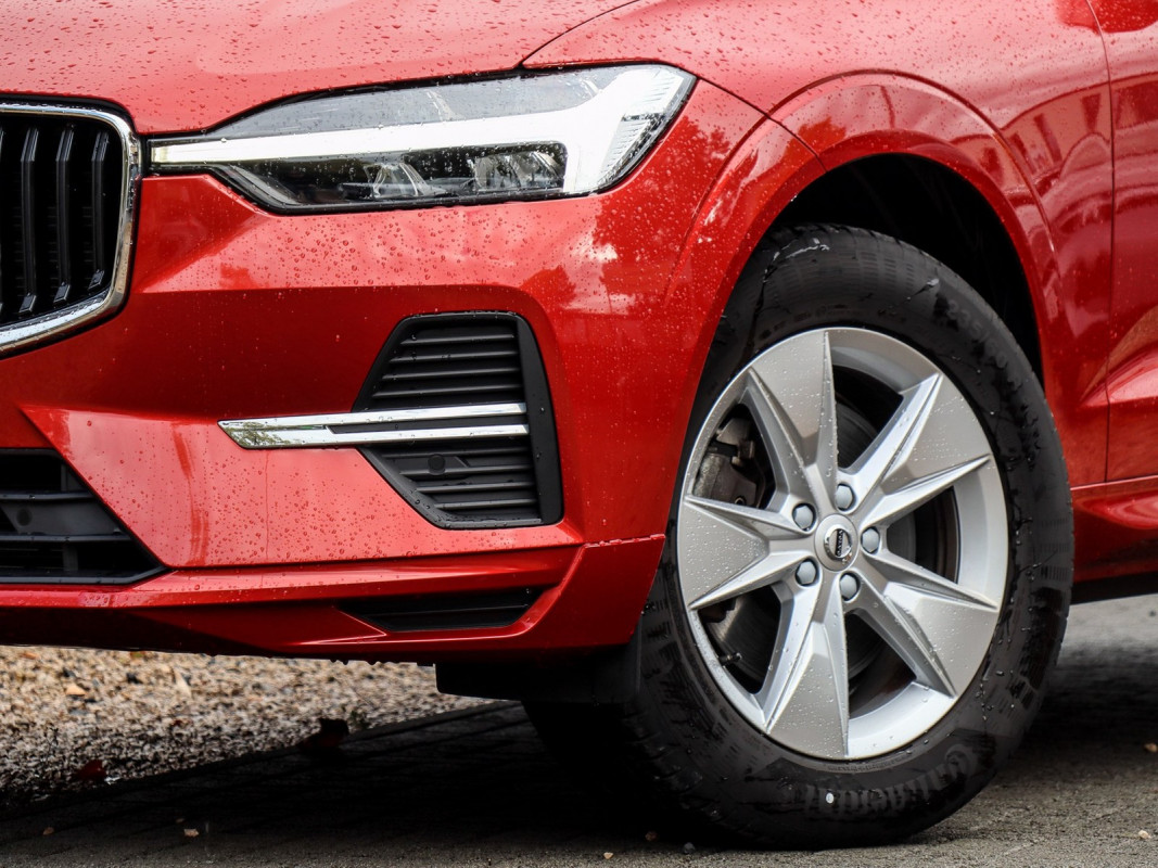 Volvo XC60 B4 Diesel AWD - SUV/Off-road - Rot - Gebrauchtwagen - Bild 6