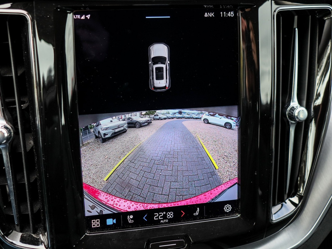 Volvo XC60 B4 Diesel AWD - SUV/Off-road - Rot - Gebrauchtwagen - Bild 13