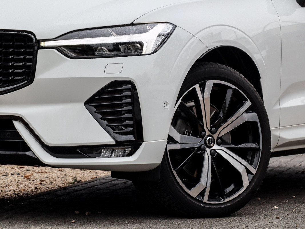 Volvo XC60 B4 Diesel AWD - SUV/Off-road - Weiss - Gebrauchtwagen - Bild 6