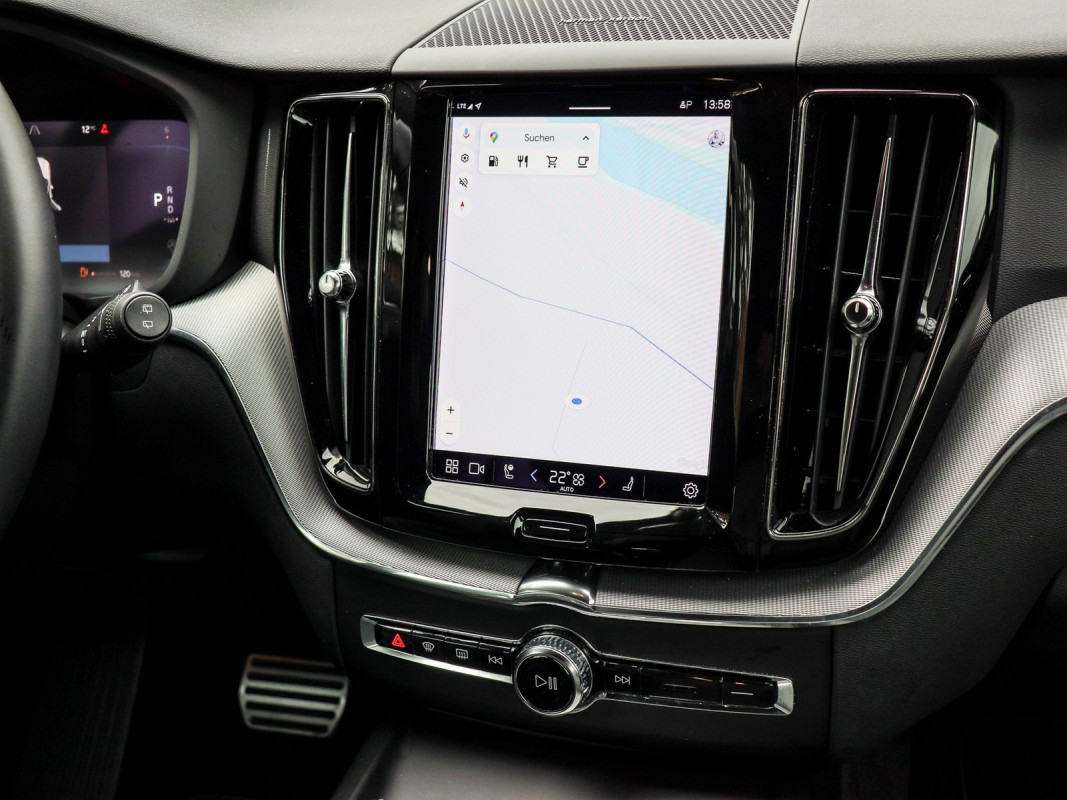 Volvo XC60 B4 Diesel AWD - SUV/Off-road - Weiss - Gebrauchtwagen - Bild 9